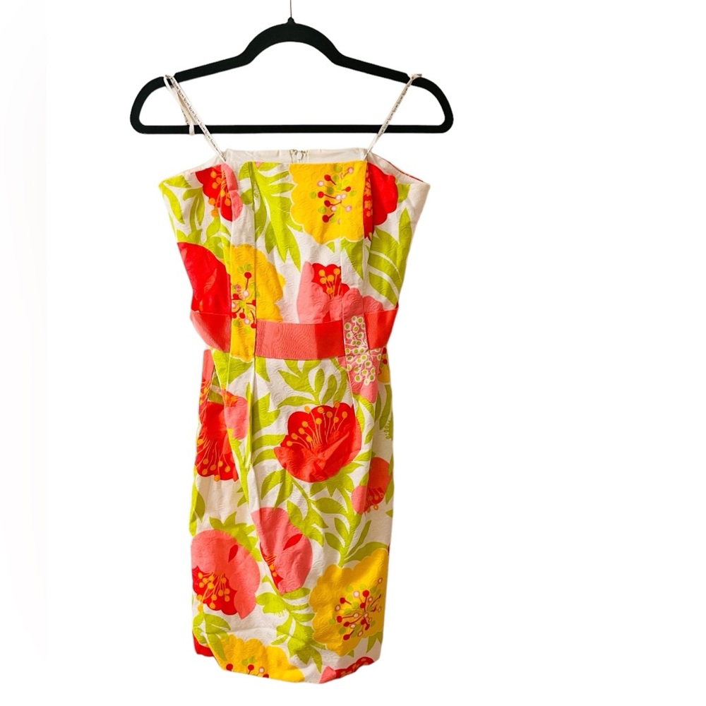 Lilly Pulitzer Tulip Strapless Shift dress. Size: 4 Built in Bra & Lined.